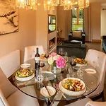 The Johnstown Estate Holiday home Enfield